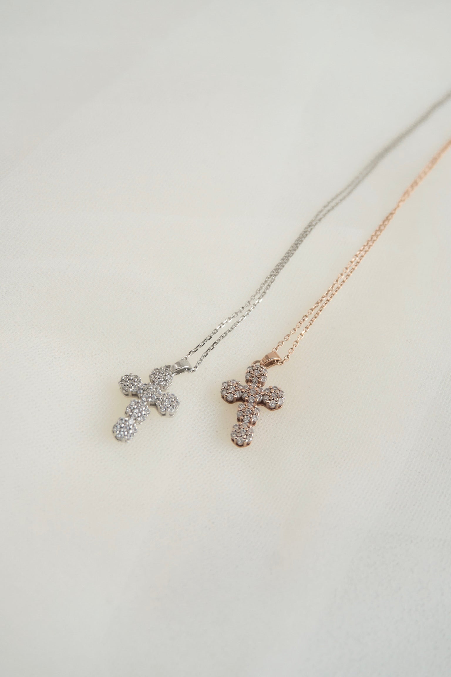 Bijou cross necklace – YILON