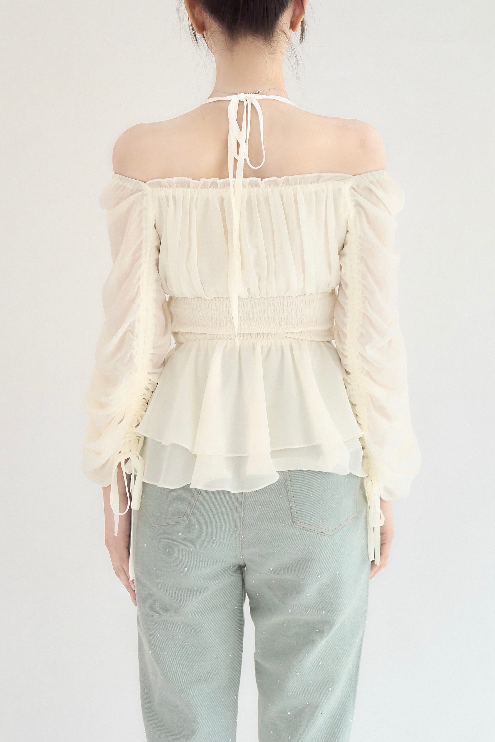 yilon 新作BIJOU OFFSHOULDER BLOUSE ホワイト 新品】Yilon イロン BIJOU OFFSHOULDER BLOUSE - メルカリ