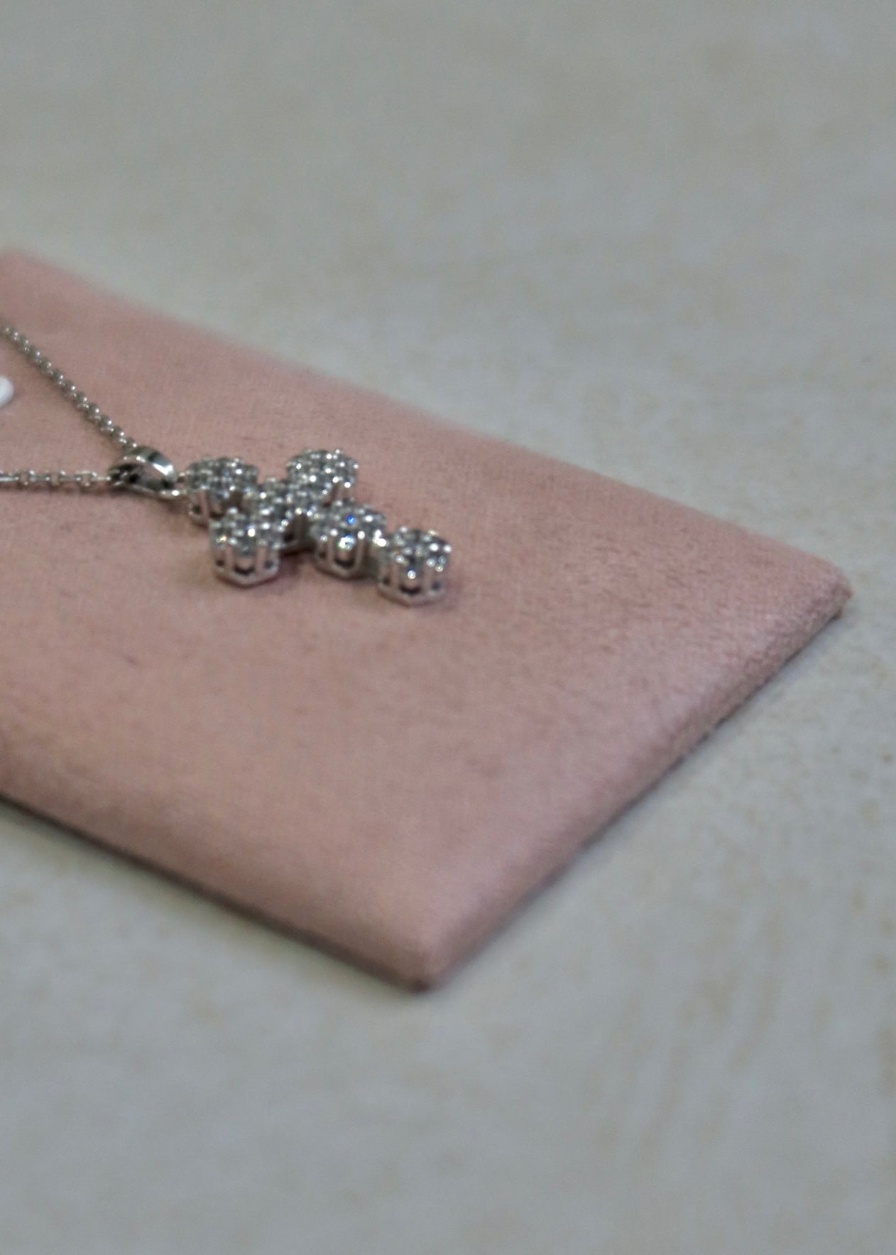 Bijou cross necklace – YILON