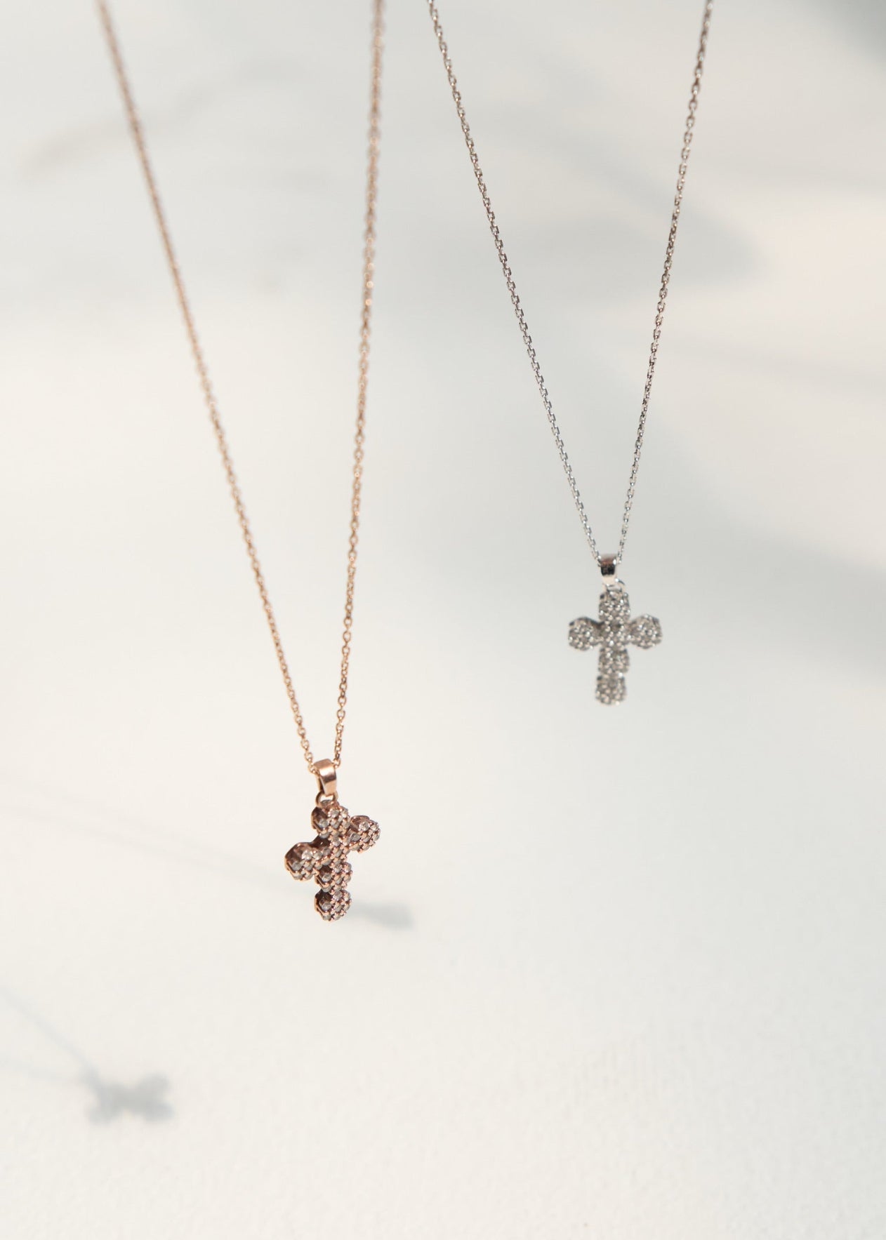 BIJOU CROSS NECKLACE – YILON