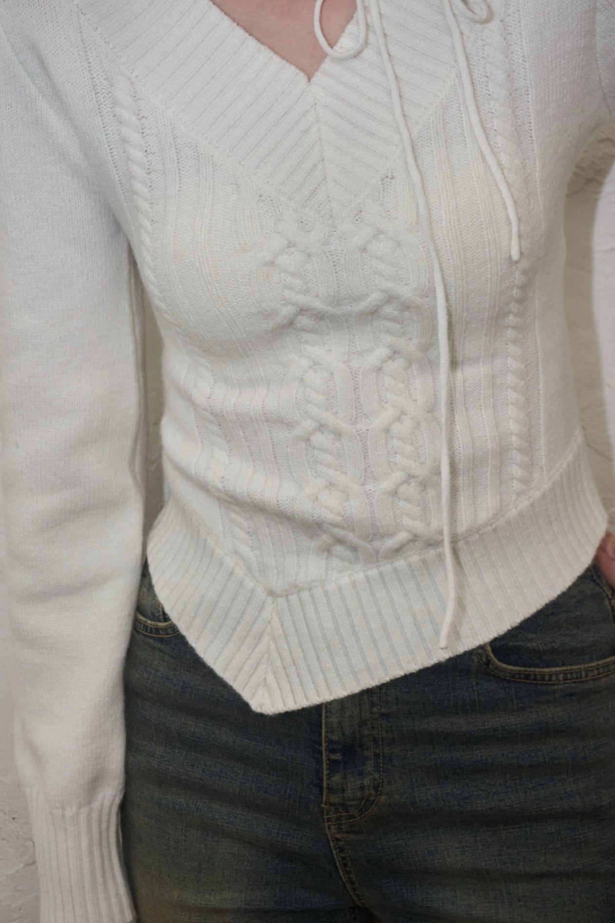 新品未使用 YILON FULL LACE RIBBON TEE ホワイト 新品未使用 YILON FULL LACE RIBBON TEE ホワイト Full lace ribbon