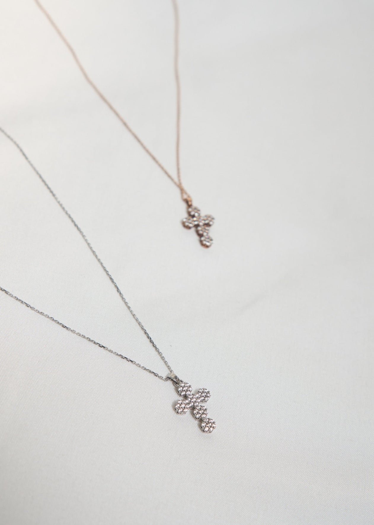 BIJOU CROSS NECKLACE – YILON