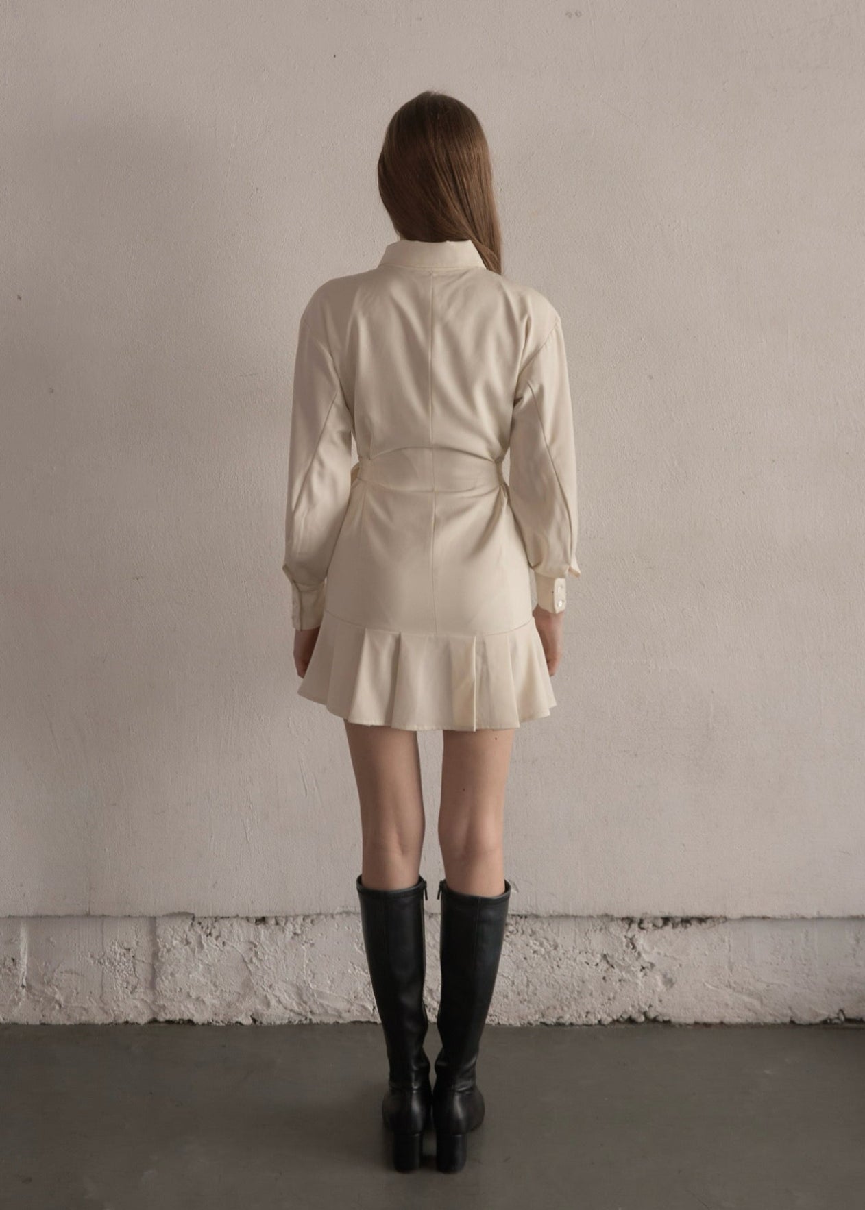 yilon 新作BIJOU OFFSHOULDER BLOUSE ホワイト 新品】Yilon イロン BIJOU OFFSHOULDER BLOUSE - メルカリ