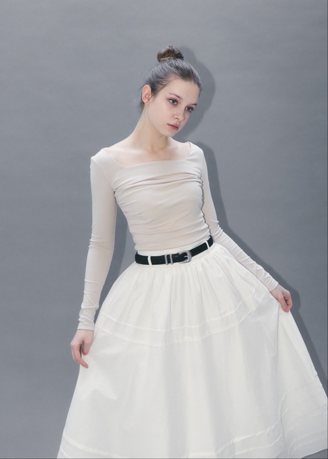 yilon GATHER LACE TEE ピンクベージュ Gather lace tee – YILON