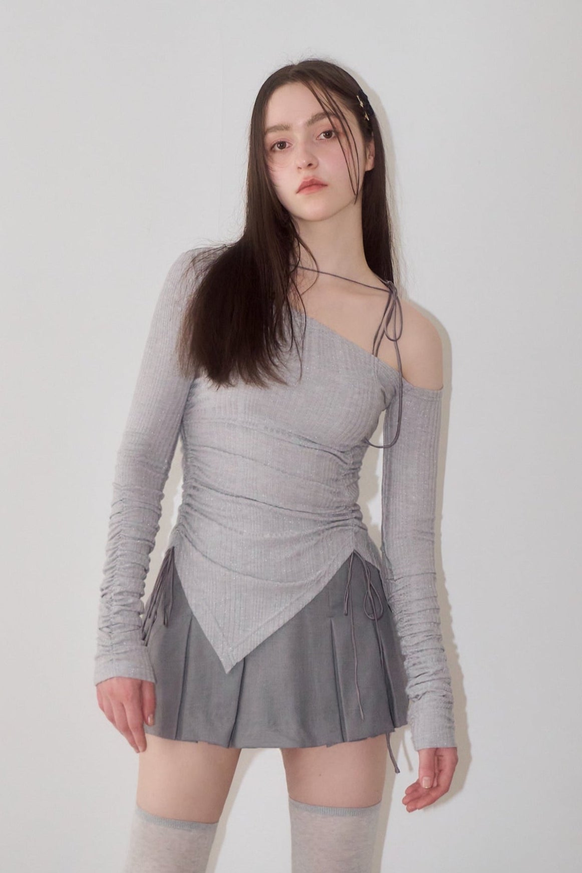 yilon イロン ONE-SHOULDER LAME CUTSEW トップス One-shoulder lame cutsew – YILON
