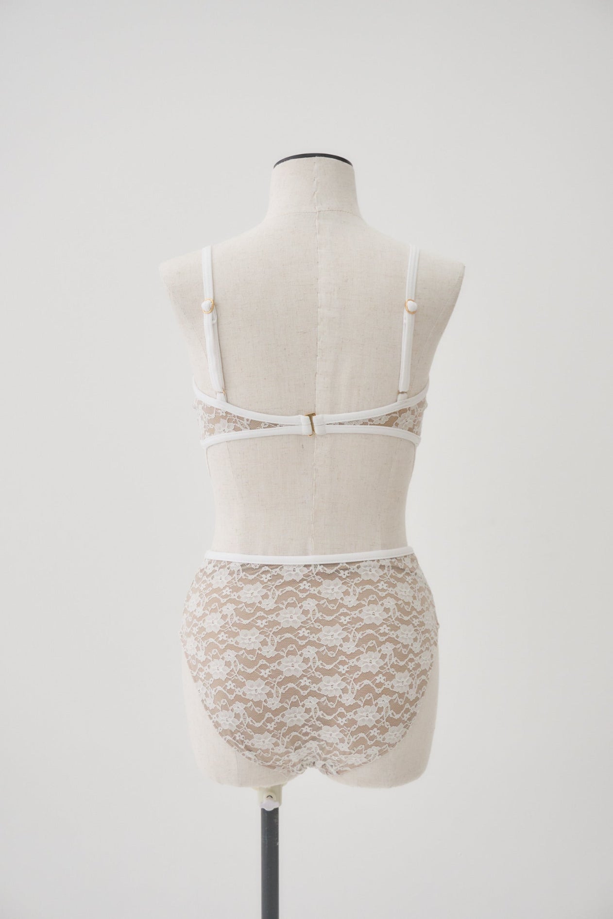 YILON LACE VEIL MONOKINI ホワイト LACE VEIL MONOKINI – YILON