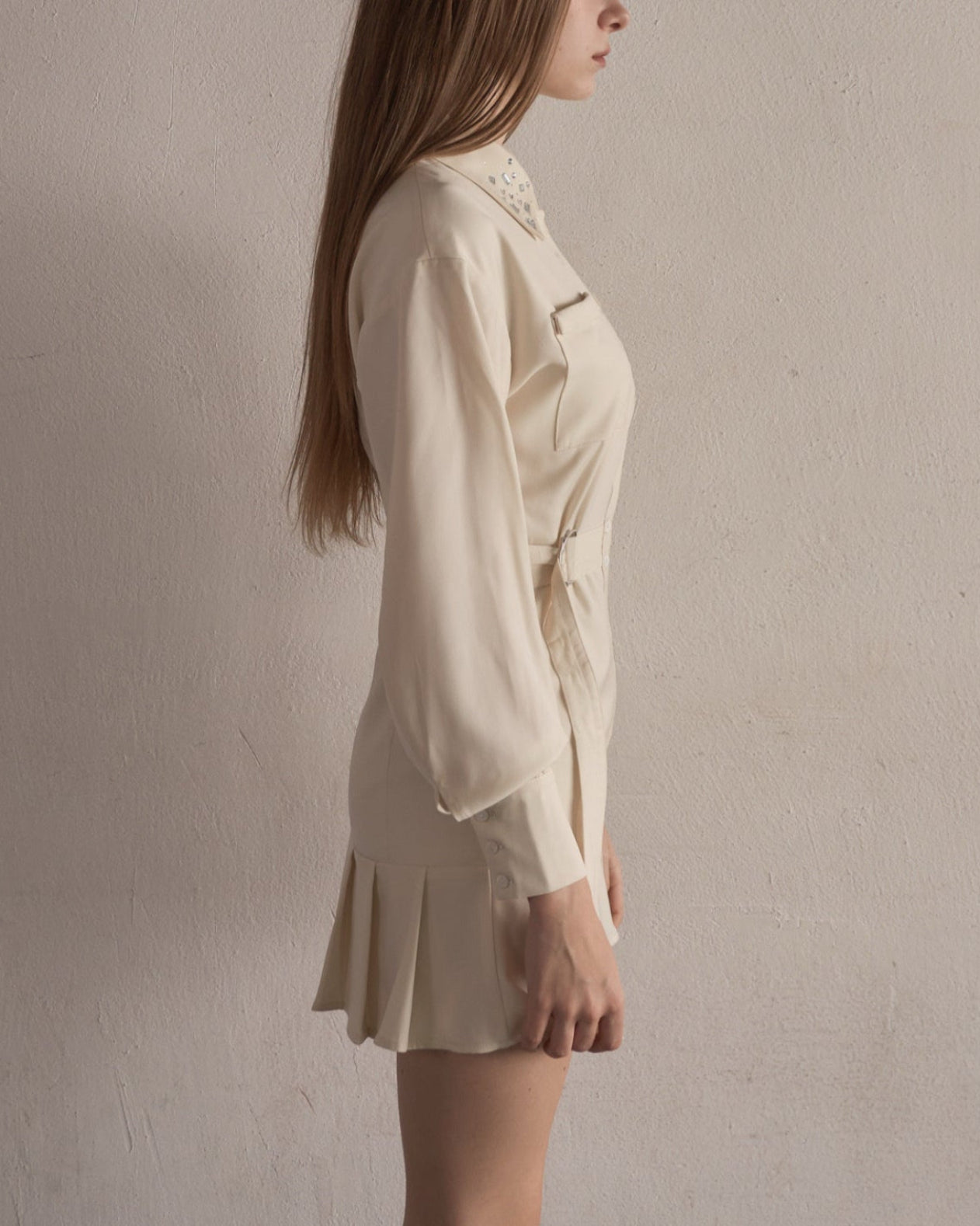 yilon 新作BIJOU OFFSHOULDER BLOUSE ホワイト yilon 新作BIJOU OFFSHOULDER BLOUSE ホワイト