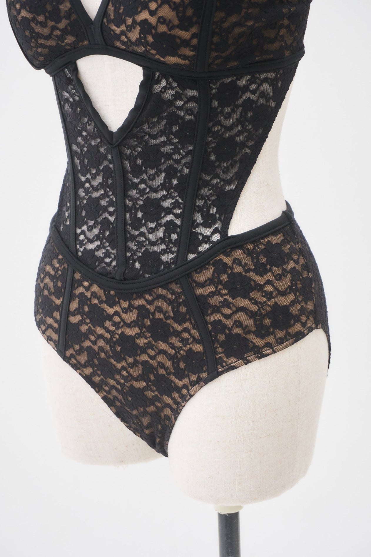 LACE VEIL MONOKINI – YILON