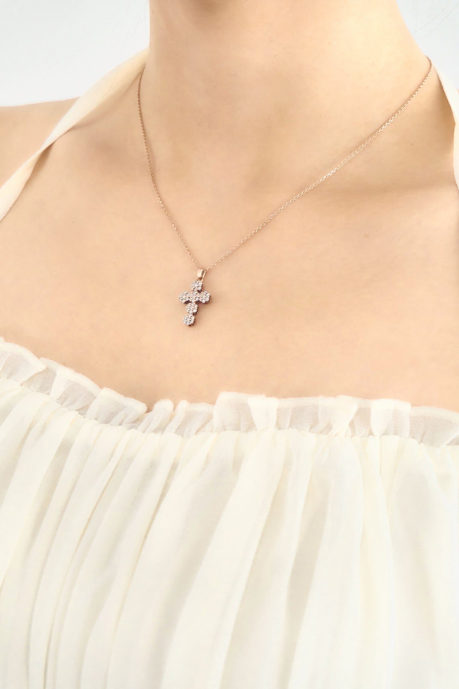 Bijou cross necklace – YILON